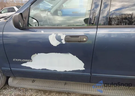 2004 Ford Explorer Nbx/Xlt z USA, uszkodzony, nr VIN 1FMZU73KX4UA19988